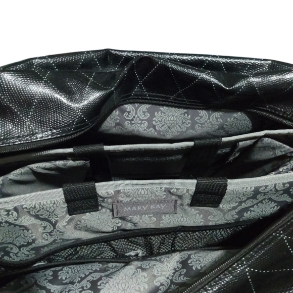 Mary Kay consultant Tote  New very great shape -.NWOT. 14" tall 21 " across X5" - Picture 5 of 12